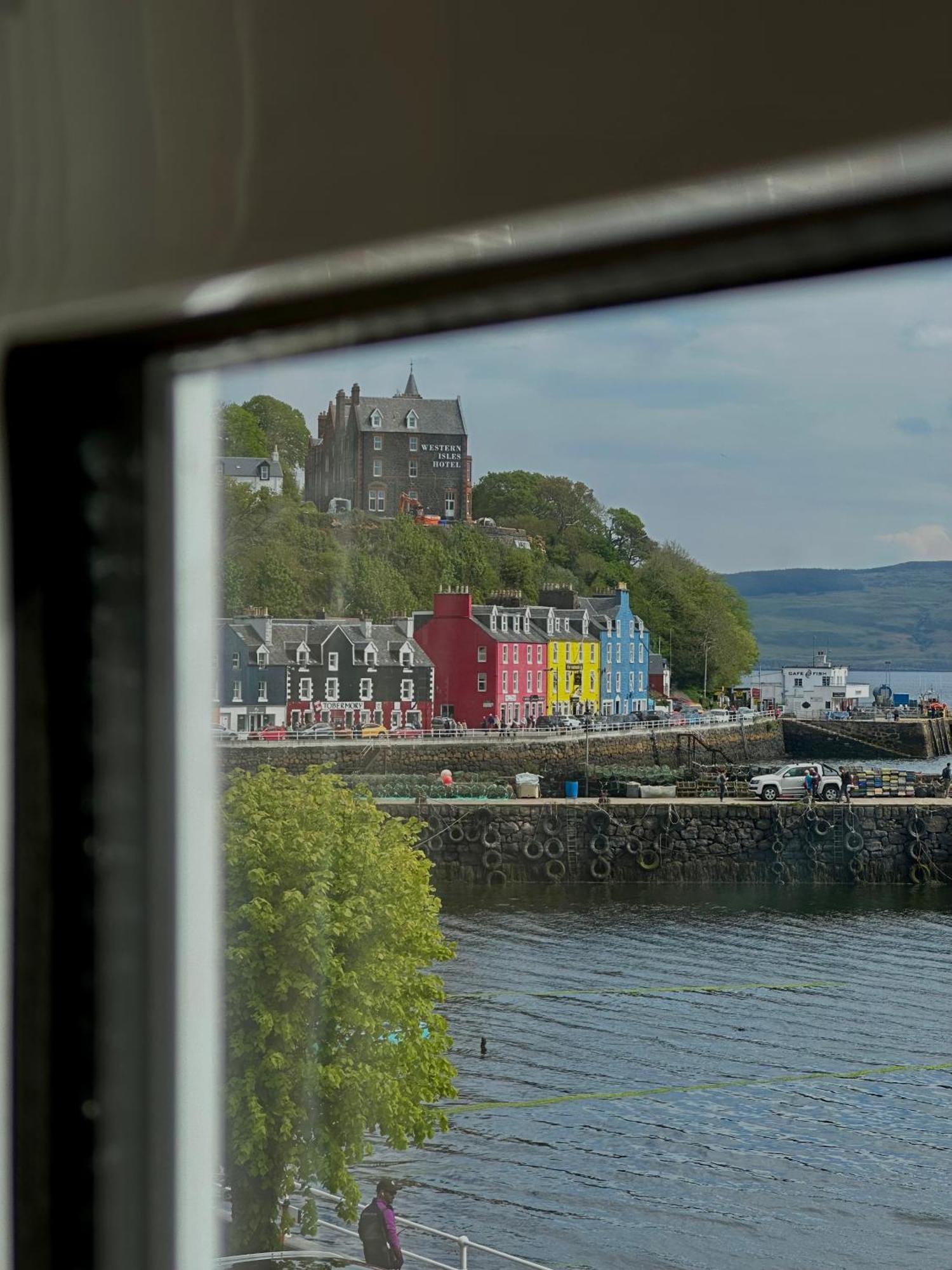 The Tobermory Hotel Exterior photo