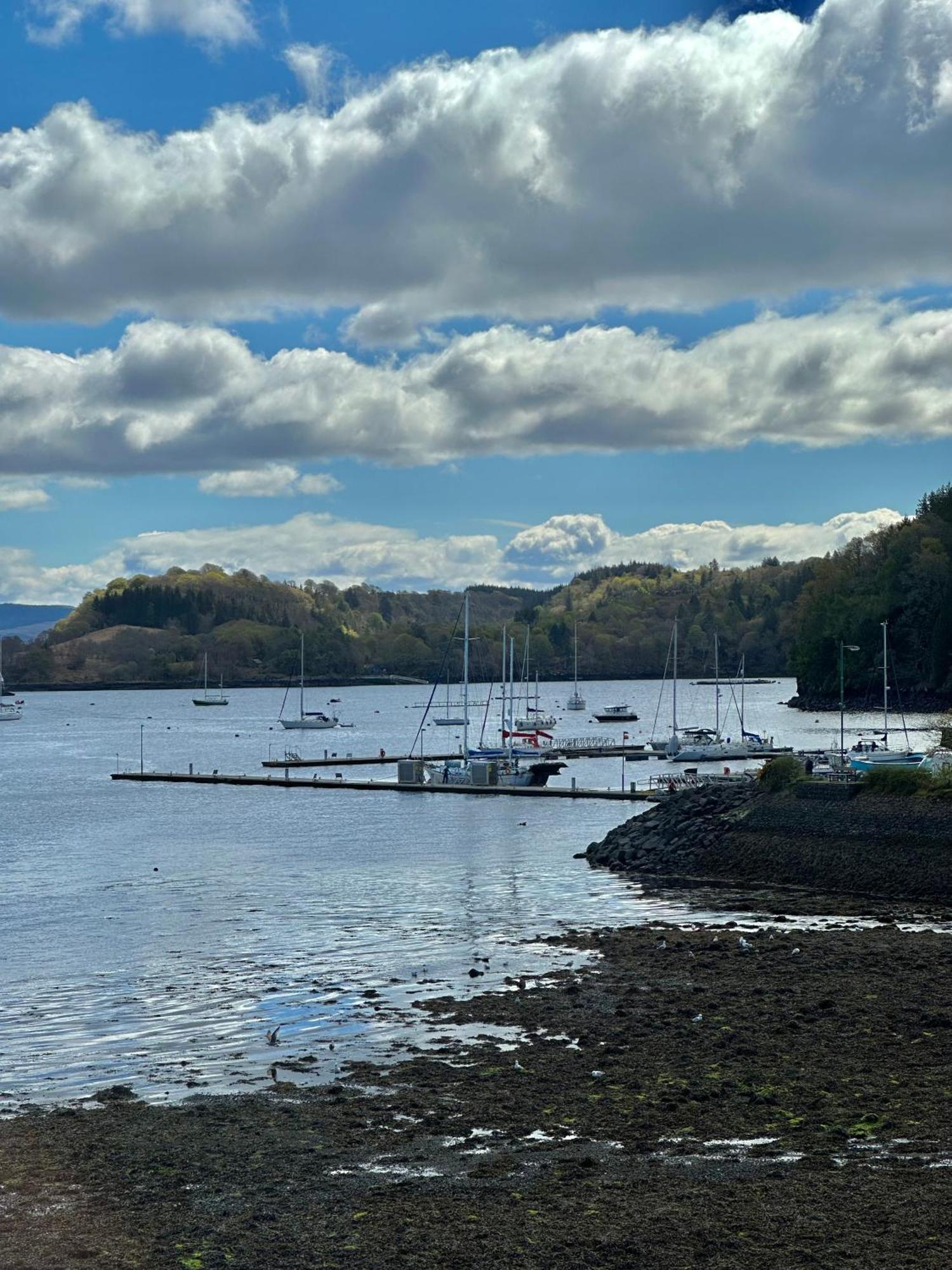 The Tobermory Hotel Exterior photo